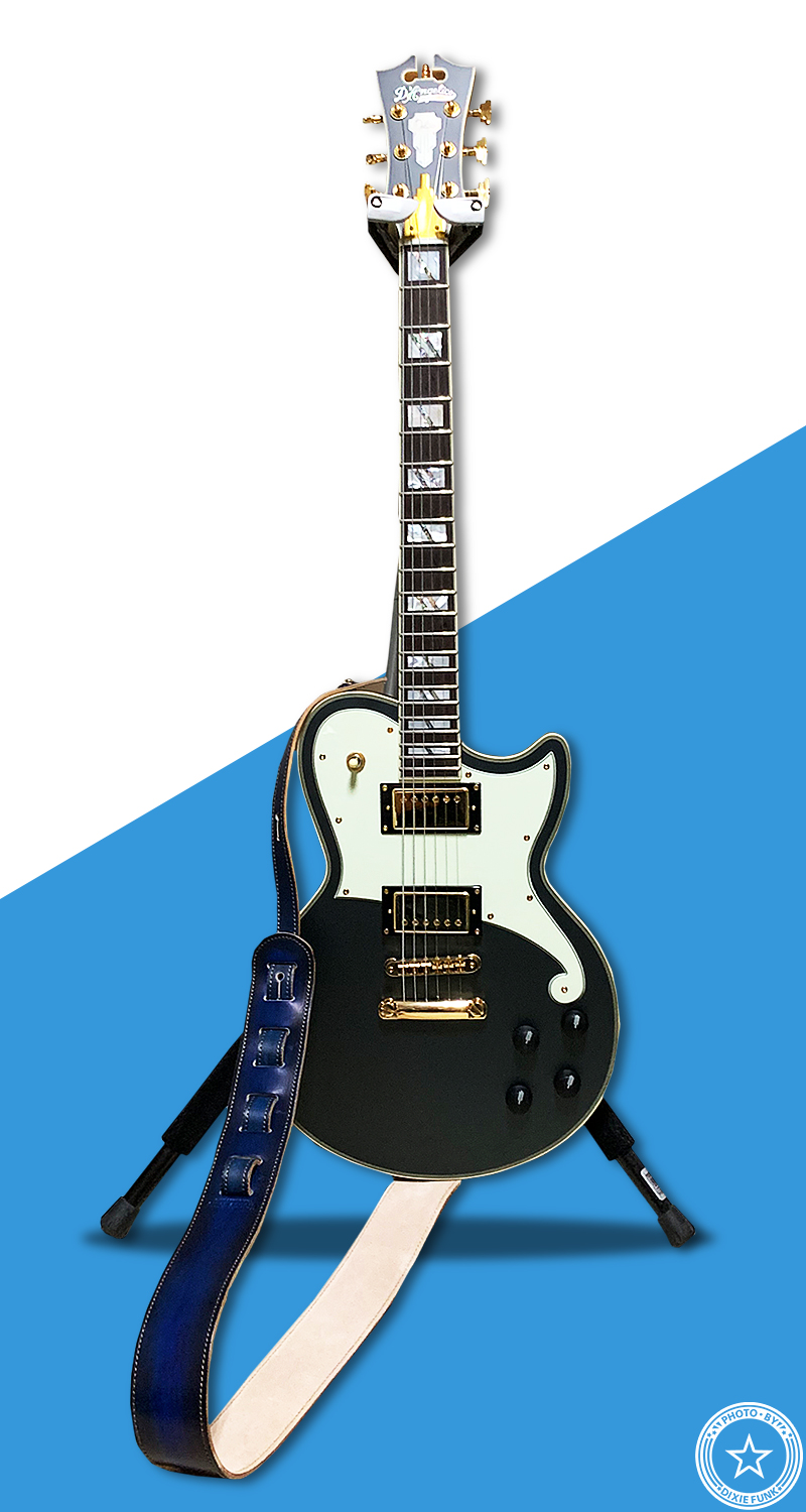 ディアンジェリコのギターに合った『ギターストラップ専門店 Grande uomo』さんの青いギター・ストラップの写真3枚目