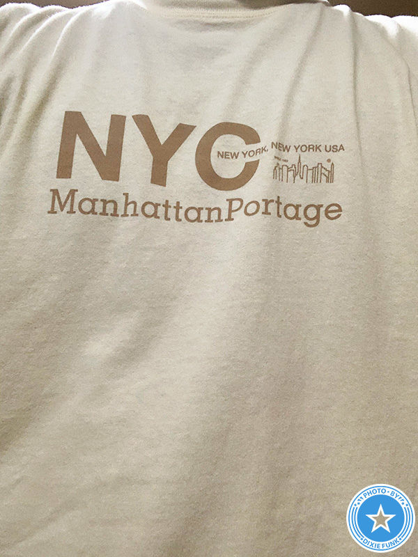 野外ライブ・イベント『origami SAI 2021 Osaka』の日に着ていった（ユナイテッドアローズ グリーンレーベル リラクシング) 別注 [ マンハッタンポーテージ ] Manhattan Portage NYC ロゴ Tシャツの写真