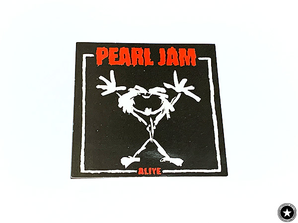 Pearl Jamの"Alive"のステッカー
