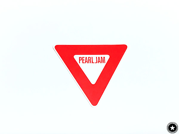 Pearl Jamの『Yield』のステッカー